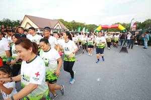 BIB: 
                            <button type="button" onclick="openModal(3530844)" class="btn btn-primary btn-sm float-right btn-popup" data-toggle="modal" data-target=".modal-high-quality">
                        <i class="fas fa-shopping-cart"></i> Add to Cart
                    </button>
                                            <button type="button" onclick="isThisMe(3530844, true)" class="btn btn-success btn-sm float-right btn-popup btn-isme hidden" data-toggle="tooltip" data-placement="bottom" title="นี่คือรูปของคุณใช่ไหม คลิกที่นี่เพื่อเอาเข้าอัลบั้ม">
                        <i class="fas fa-plus"></i> Add to album
                    </button>
                    <button type="button" onclick="isThisMe(3530844, false)" class="btn btn-warning btn-sm float-right btn-popup btn-isnotme hidden">
                        <i class="fas fa-ban"></i> Remove from album
                    </button>